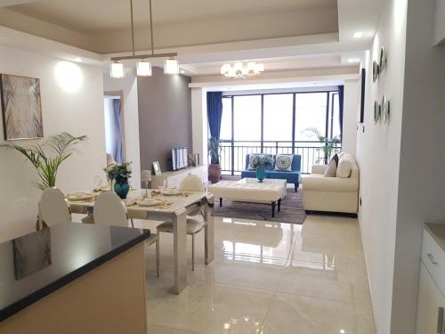 CONTEMPORARY 3BEDROOM APARTMENT